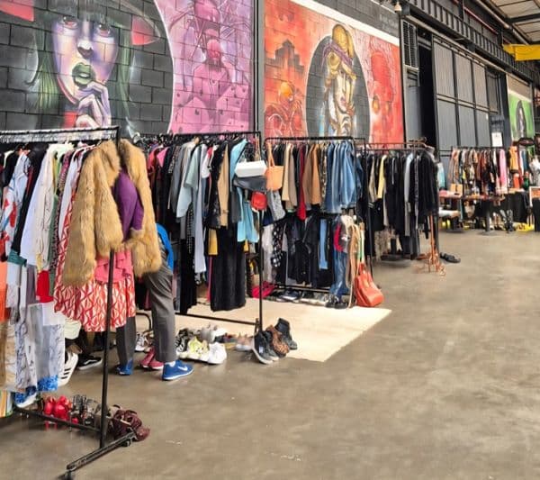 Moda sustentável e DJs: Varanda BSB agita o Galpão 17 neste sábado