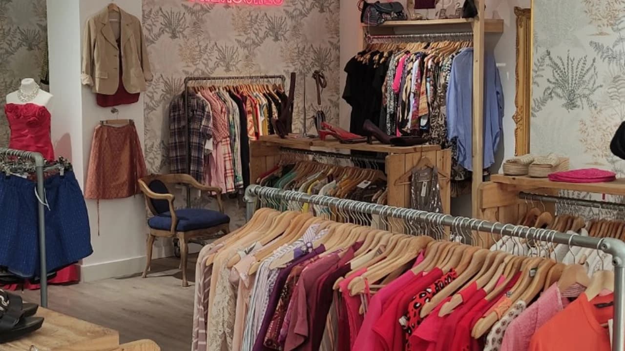 A campanha "Peças com História" da Joan by Cudeca chega para impulsionar a moda sustentável e a reutilização