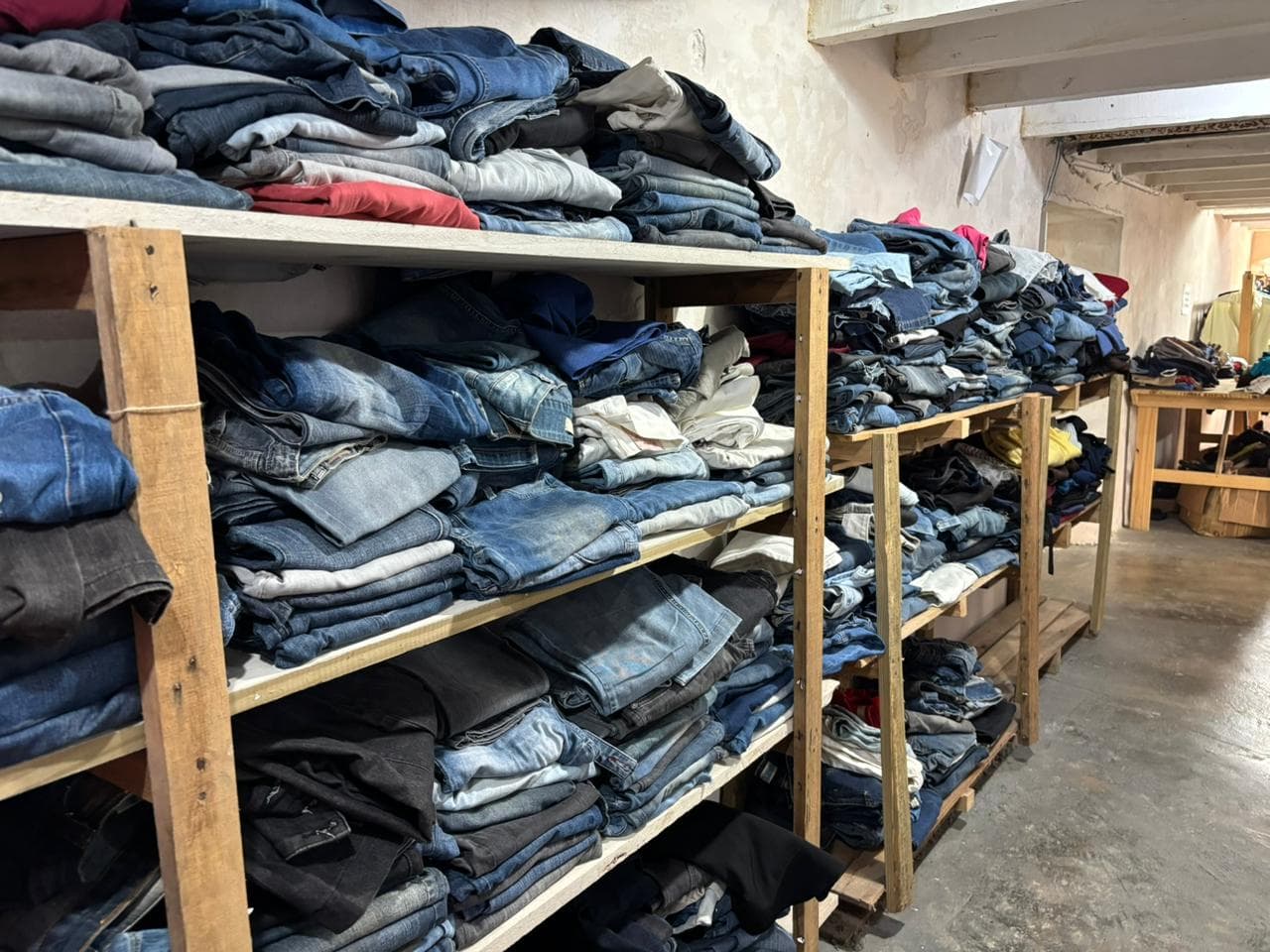 Brechó solidário em Laguna: mais de 3.800 doações em janeiro