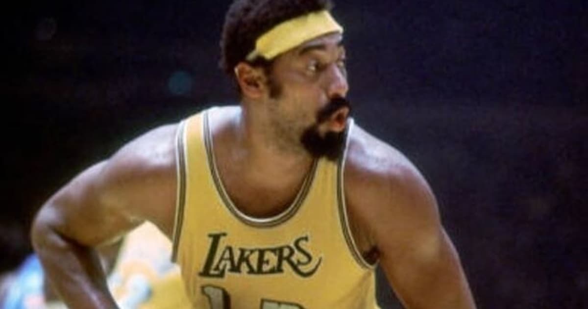 Casaco dos Lakers achado em brechó é vendido por US$ 89 mil; veja a história