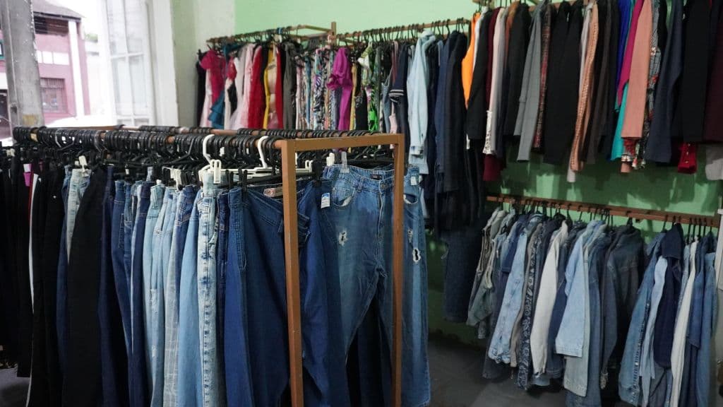 Brechós de Paranaguá: moda sustentável e economia atraem novos clientes no Centro Histórico