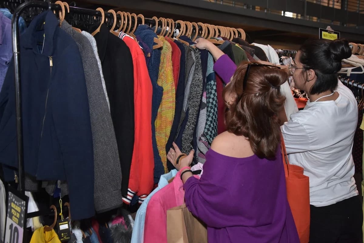 Feira de Brechós em Santo André: moda sustentável, trocas e diversão para todos