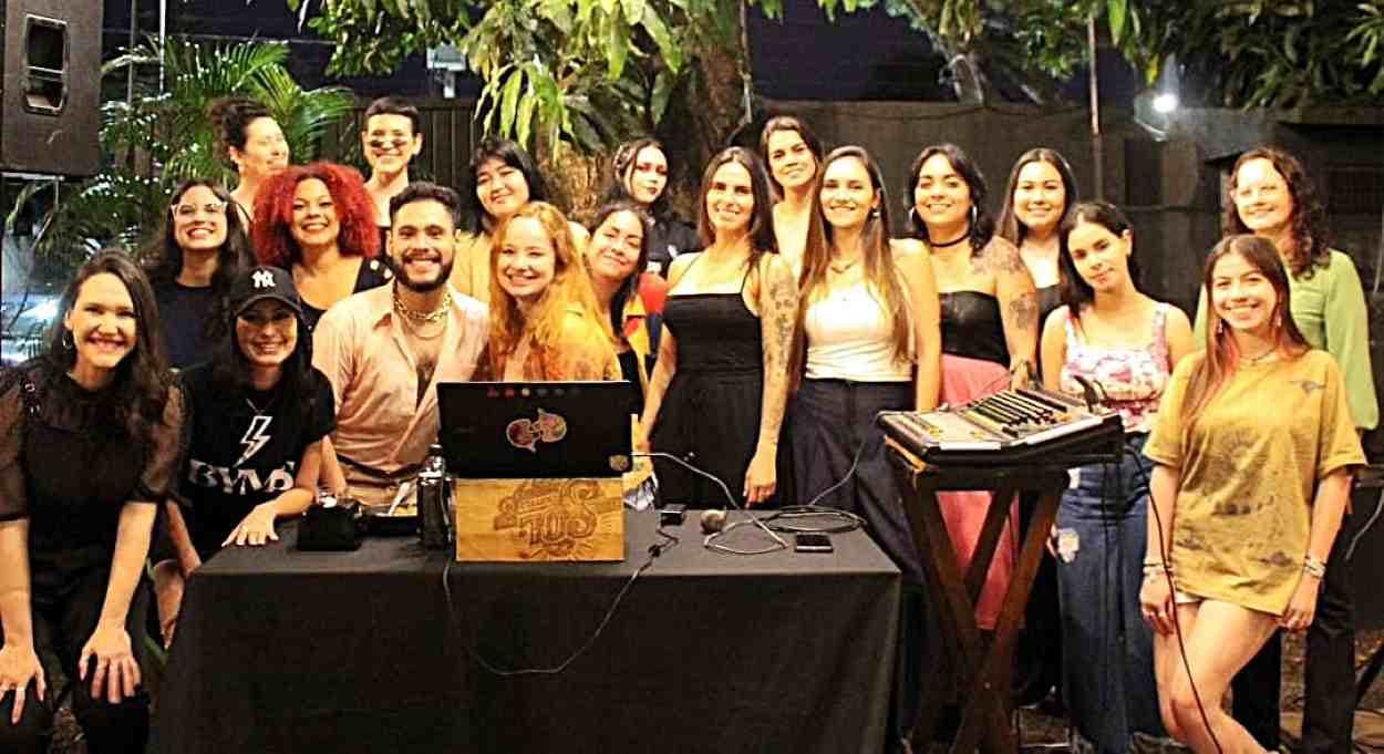Brechó em Foz do Iguaçu traz peças a partir de R$ 19,90 em edição Black Friday